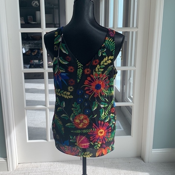 Violet+claire Tropical Botanical Layered V neck Tank - Picture 4 of 9